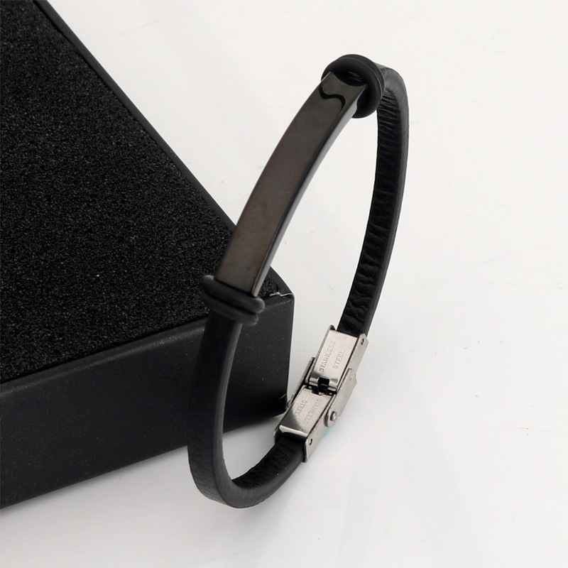 Bracciale in pelle regolabile  - Coordinates Bracelet recensione e prezzo